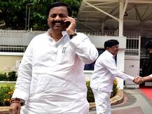 राष्ट्रवादीचे खासदार सुनील तटकरे चंद्रकांत पाटलांच्या बंगल्यावर, नव्या राजकीय चर्चांना उधाण