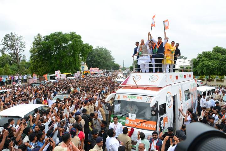 मुख्यमंत्री देवेंद्र फडणवीस यांच्या महाजनादेश यात्रेला तुफान गर्दी 