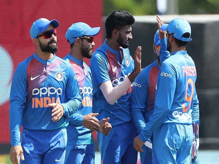 Ind vs WI 1st T20 - india beat west indies by 4 wickets Ind vs WI 1st T20 : टीम इंडियाचा विंडीजवर संघर्षपूर्ण विजय