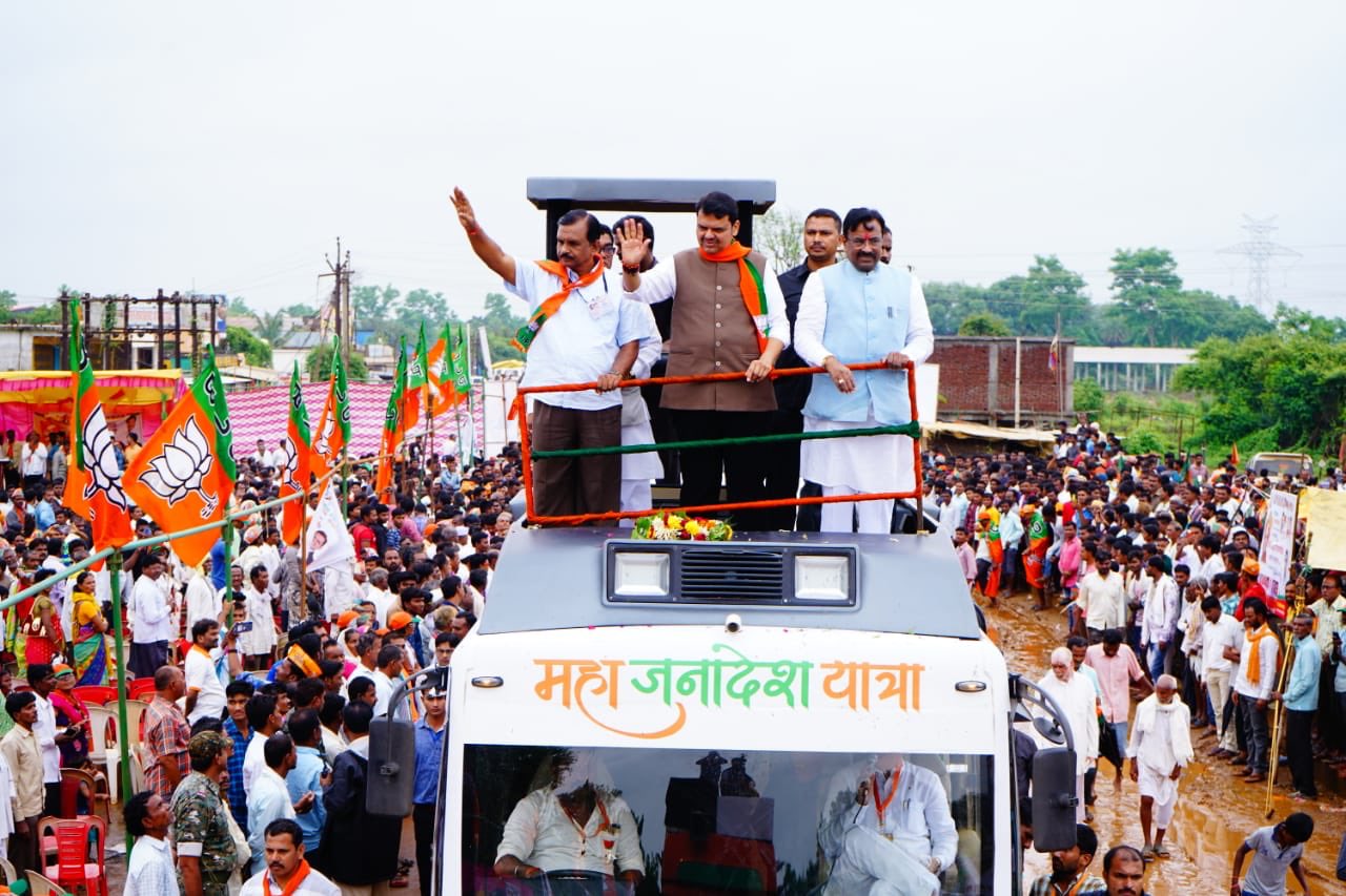 मतयात्रांचा' हंगाम! कोणाला हवाय आशीर्वाद, तर कोणाला जनादेश