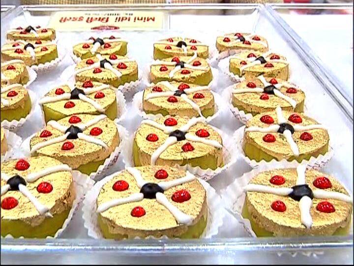 गोल्डन मिठाई विकत घेण्यासाठी नाशिकरांना खिसा रिकामा करावा लागणार आहे. 