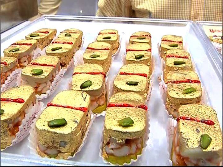 सध्या नाशिकमध्ये या 'गोल्डन मिठाई'ची चर्चा आहे. 