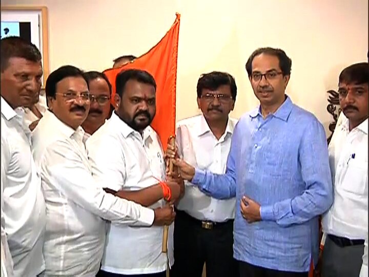 NCP leader Dhanraj Mahale join Shiv sena very soon Mumbai राष्ट्रवादीच्या माजी आमदार धनराज महालेंची शिवसेनेत घरवापसी, उद्धव ठाकरेंच्या उपस्थितीत पक्षप्रवेश