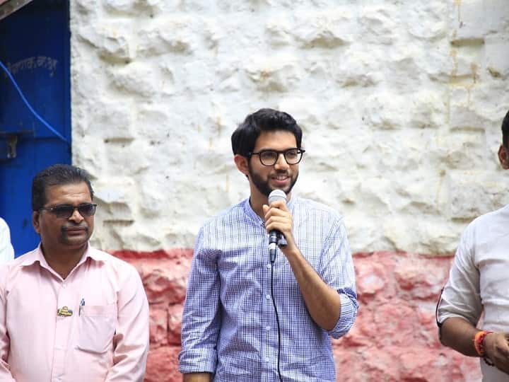 पूरग्रस्त शेतकऱ्यांना सरसकट कर्जमाफी आणि पूरग्रस्तांना मदत वाढवून द्यावी, आदित्य ठाकरेंची मागणी Want full loan waiver for flood affected farmers - Aditya Thackeray पूरग्रस्त शेतकऱ्यांना सरसकट कर्जमाफी आणि पूरग्रस्तांना मदत वाढवून द्यावी, आदित्य ठाकरेंची मागणी