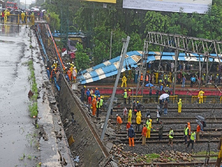 Sixteen dangerous bridges of Mumbai will be repaired soon, bmc proposed standing committee for permission manshree pathak reports मुंबईतल्या 16 पुलांची डागडुजी होणार, पूल दुर्घटनेनंतर महापालिकेचा प्रस्ताव