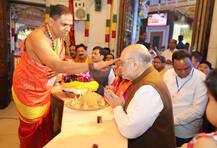 राजकीय नेत्यांच्या घरीही अवतरले गणराज, नेते बाप्पाचरणी लीन