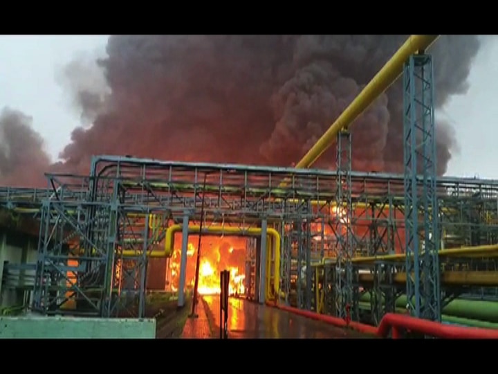 major fire breaks out at ongc uran plant उरण ओएनजीसी गॅस प्लांटमध्ये भीषण आग, 4 जणांचा मृत्यू