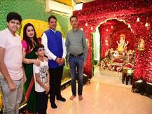 मुख्यमंत्र्यांकडून शिवसेना सचिव मिलिंद नार्वेकरांच्या बाप्पाचं दर्शन