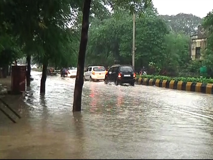 Heavy rains Alert  tomorrow in Nagpur, holiday to all schools in district Nagpur Rain Alert | नागपुरात उद्या अतिवृष्टीचा इशारा, जिल्ह्यातील सर्व शाळांना सुट्टी जाहीर