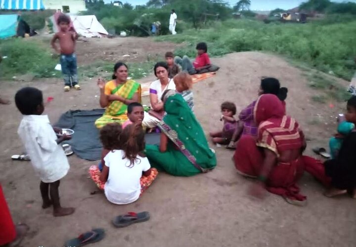 विशेष म्हणजे लंकाबाई खरात यांची आशा स्वयंसेविकेने रजिस्टर नोंद घेतली आहे. पण त्यांची अद्याप सोनोग्राफी झालेली नाही. गरोदर मातेचं कार्डही त्यांना मिळालेलं नाही, की तिचं लसीकरण झालं नाही. 