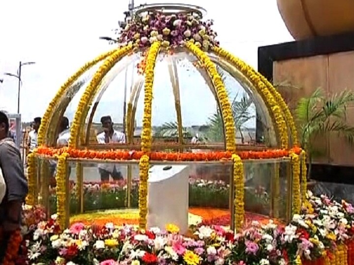 Akhand Bhimjyot at Chaitya Bhoomi inaugurated by Ramdas Athawale चैत्यभूमीवरील अखंड भीमज्योतीचं अनावरण
