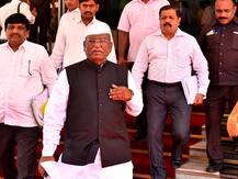 नाना कहा आना? नेते-आमदारांकडून हरीभाऊ बागडेंची शोधाशोध