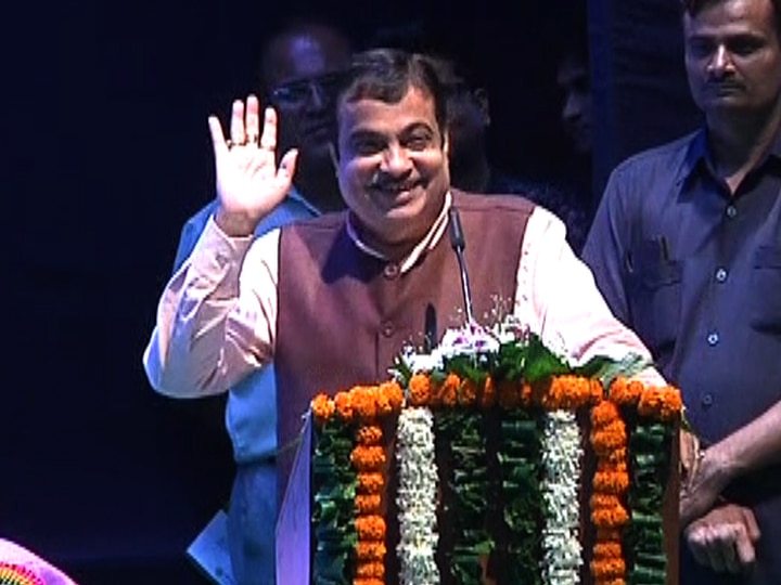 union minister nitin gadkari criticizes politician using cast for election राजकारणात जातीचं कार्ड समोर करणाऱ्यांना नितीन गडकरींनी सुनावले खडे बोल