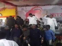 परभणीतील सभेत स्टेजवर तलवार नेण्यावरून गदारोळ, राष्ट्रवादी कार्यकर्ते आणि पोलीस आमनेसामने