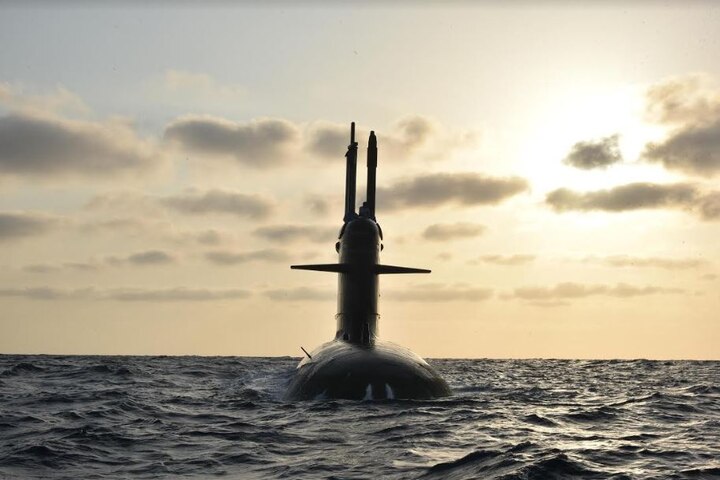 आएनएस खंदेरी ही दुसऱ्या श्रेणीतील कलावरी सबमरीन म्हणजेच पाणबुडी आहे.