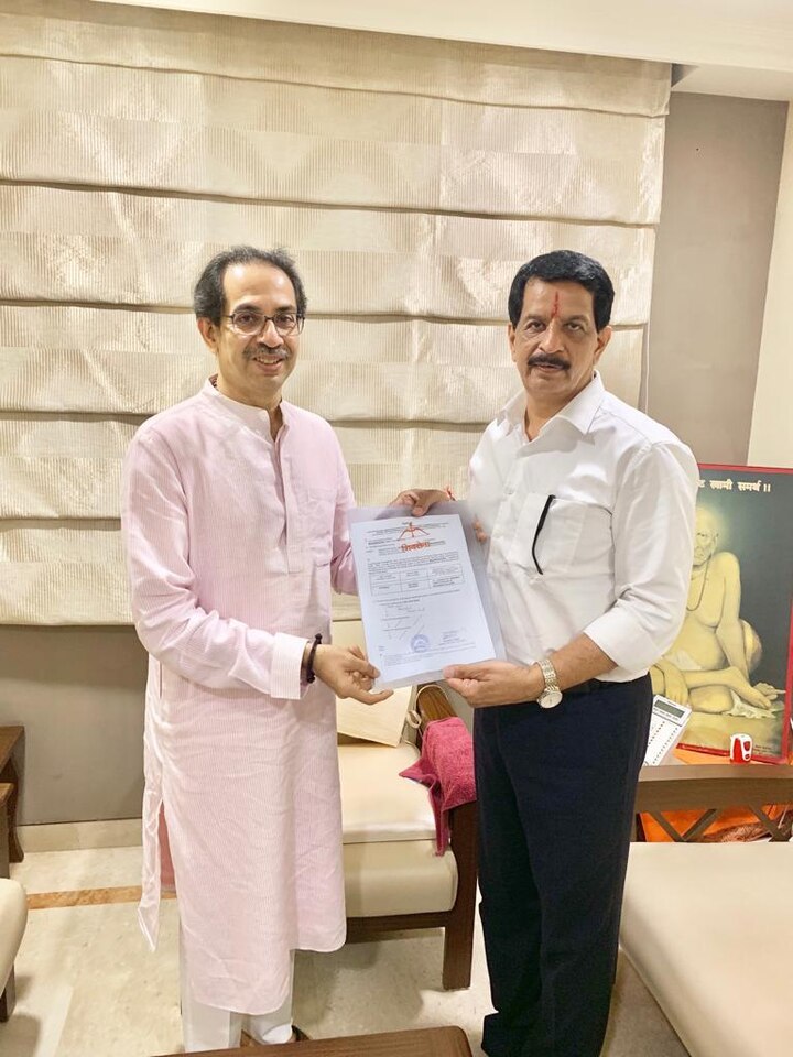 माजी पोलीस अधिकारी प्रदीप शर्मा यांना नालासोपाऱ्यातून उमेदवारी देण्यात आली.