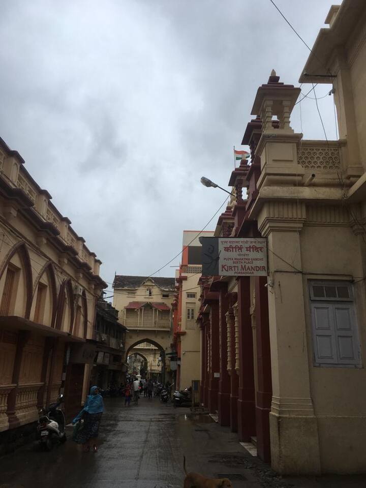 पोरबंदरच्या मध्यवर्ती भागात आहे गांधींचे जन्मस्थळ
