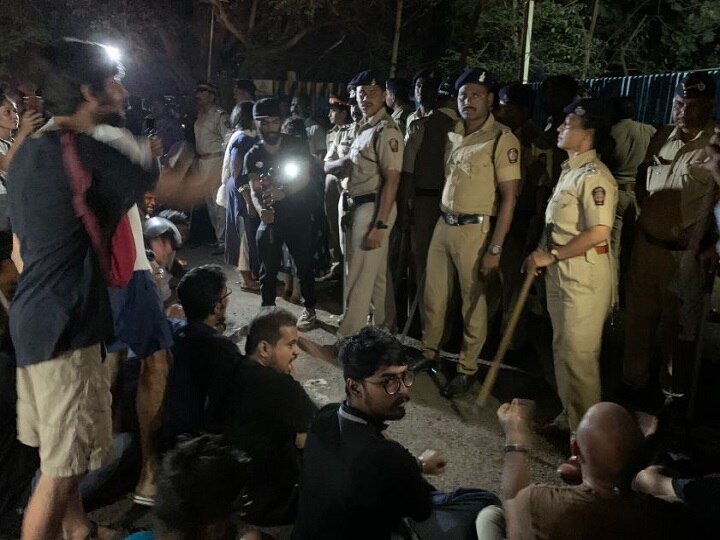 Tree Cutting Begins At Aarey Colony, Activists Protest 'आरे'तील वृक्षतोडीला नागरिकांचा 'कारे', धरपकडीनंतर अनेक आंदोलक ताब्यात, आरे कॉलनीत जमावबंदी, रस्ते बंद