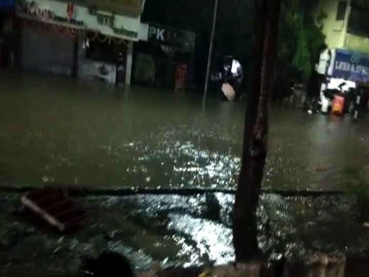 heavy rain in pune, water logging problem in various areas Pune Rain | पुण्यात मुसळधार पाऊस, अनेक ठिकाणी पाणी साचलं