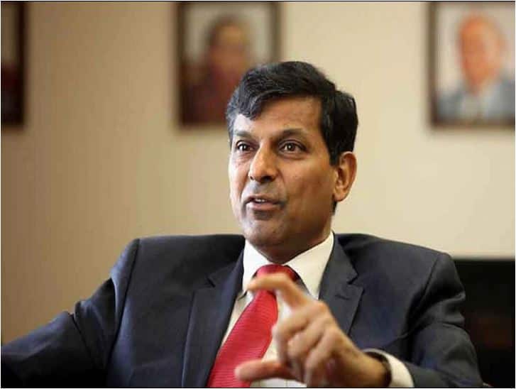 भारताची अर्थव्यवस्था एक व्यक्ती चालवू शकत नाही : रघुराम राजन former rbi governor raghuram rajan criticizes government for economic slowdown भारताची अर्थव्यवस्था एक व्यक्ती चालवू शकत नाही : रघुराम राजन