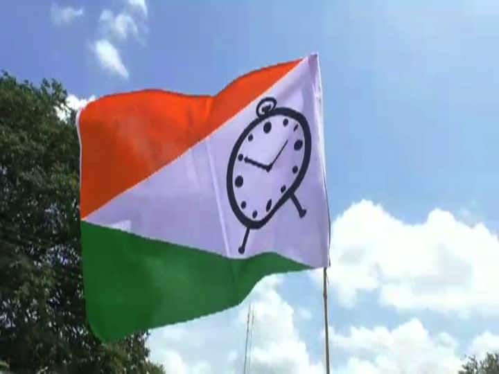 ईव्हीएम हॅक होण्याची शक्यता, मतदान केंद्रांजवळील इंटरनेट सेवा बंद करा : राष्ट्रवादी काँग्रेसची मागणी Turn off internet services to avoid hacking of evm and vvpat ncp letter ईव्हीएम हॅक होण्याची शक्यता, मतदान केंद्रांजवळील इंटरनेट सेवा बंद करा : राष्ट्रवादी काँग्रेसची मागणी