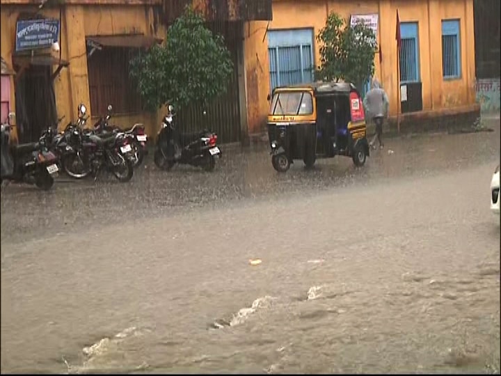 heavy rain in Satara Kolhapur pune and nashik सातारा, कोल्हापूर, पुण्यात मुसळधार पाऊस, पुढील 48 तासांत दमदार बरसणार; हवामान विभागाचा अंदाज