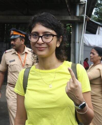 निर्माती किरण रावनेदेखील मतदान केले.