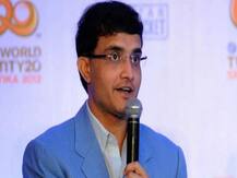 बीसीसीआयची सूत्र हाती घेतल्यानंतर सौरव गांगुली विराट-धोनीबाबत म्हणाला...