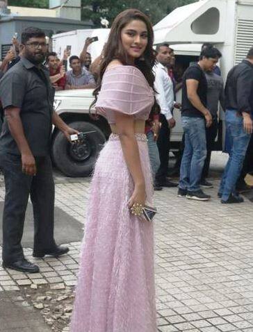 सिनेमाच्या ट्रेलर लॉन्च कार्यक्रमाला सलमान खानसोबत सई मांजरेकरनेही हजेरी लावली होती.