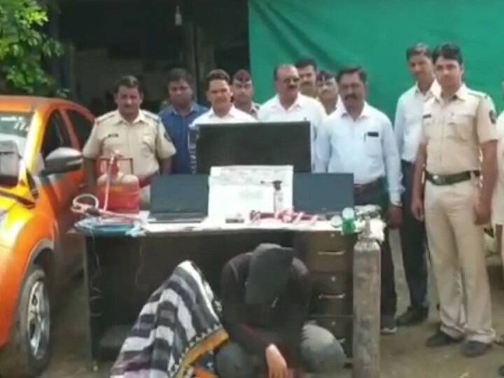 Robbery learn from youtube - couple arrested for 7 robberies युट्यूबवरुन घरफोडीचं प्रशिक्षण, उच्चशिक्षित प्रेमीयुगुल गजाआड