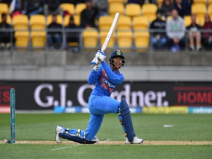 smriti mandhana fastest indian women cricketer score 2000 odi runs  स्मृती मानधनाची विश्वविक्रमाला गवसणी; जगात पटकावले तिसरे स्थान