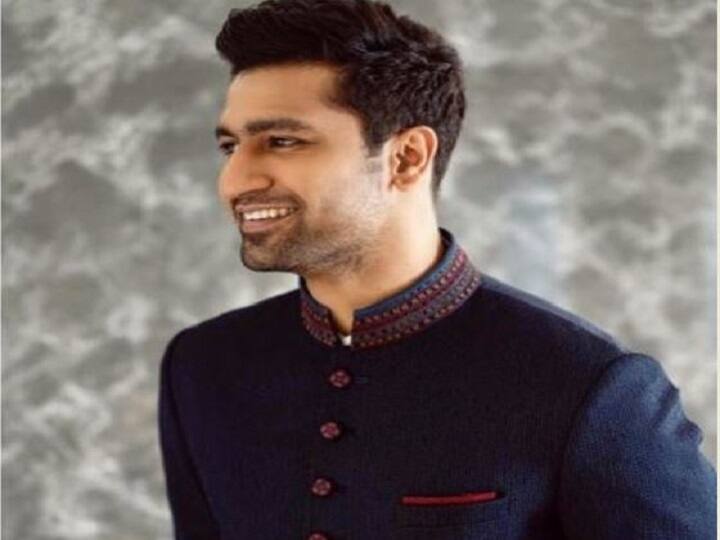 Vicky kaushal expensive wrist watch 22 lakhs suv car विकी कौशलच्या घड्याळाच्या किमतीत खरेदी करू शकता SUV कार!