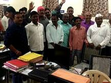 विमा कंपनीच्या अधिकाऱ्यांना कोंडून ठेवणाऱ्या शेतकऱ्यांना विम्याचे 81 लाख मिळाले