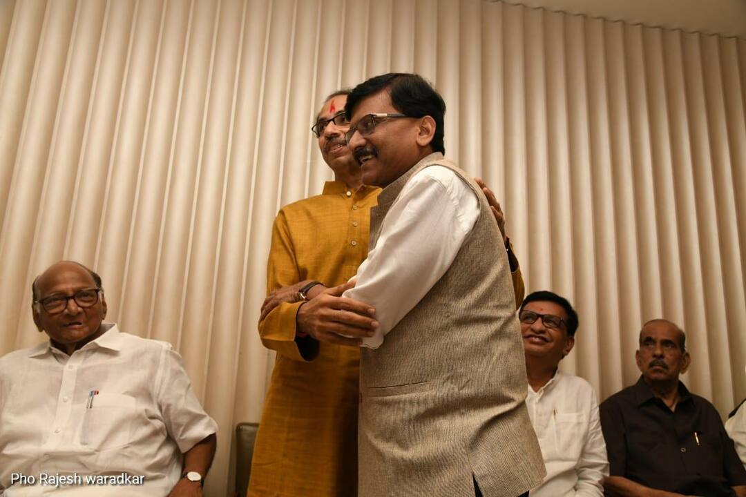 Shiv Sena MP Sanjay Raut writes to the Rajya Sabha Chairman alleging unconstitutional use of the ED Sanjay Raut का राज्यसभा सभापति को खत, कहा- ठाकरे सरकार गिराने का दवाब, ED के जरिए फंसाने की हो रही कोशिश