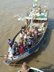 मच्छीमारांचं 85 बोटींसह समुद्रात आगळं-वेगळं आंदोलन