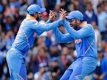 पोज कम मार, बॅटिंग कर ले थोडा, केदार जाधवला रोहित शर्माचा खोचक सल्ला