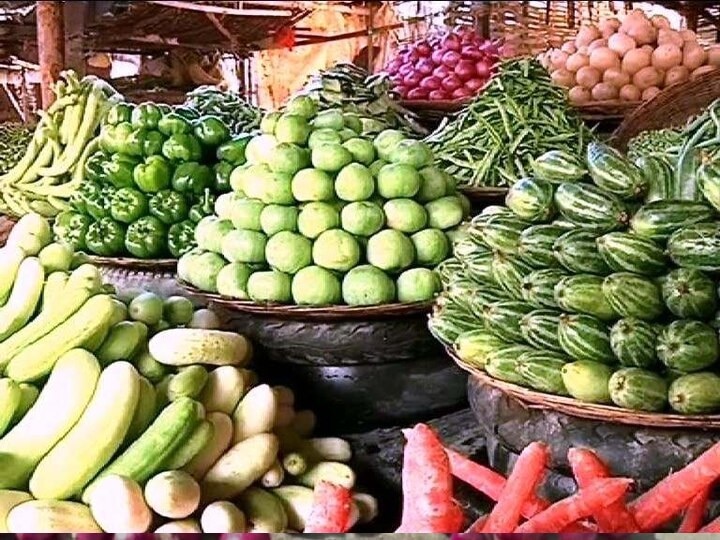 Vegetable prices high in Mumbai market will continue on holiday मुंबईत भाजीपाला महागला; सुट्टीच्या दिवशीही सुरु राहणार मार्केट