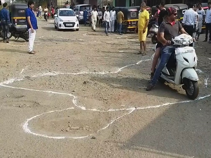 five hundred rupees bmc potholes competition 'खड्डे दाखवा, 500 रुपये मिळवा' योजनेतील बक्षीस घेण्यास मुंबईकरांचा नकार