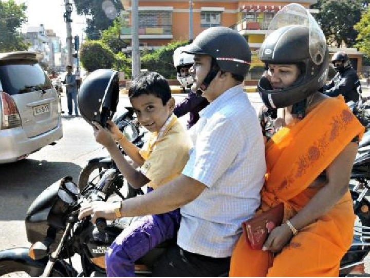 helmet compulsory on bike for child also पालकांच्या डोक्याला ताप! आता टू व्हिलरवर पुढ्यात बसणाऱ्या चिमुरड्यांनाही हेल्मेटसक्ती
