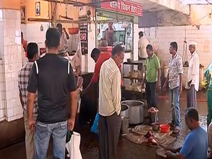 HC issued notice to kolhapur collector over sudden increase in prise hikes at mutton shops मटण दरवाढीविरोधात नोटीस बजावल्याबद्दल कोल्हापूर जिल्हाधिकाऱ्यांना हायकोर्टाची नोटीस