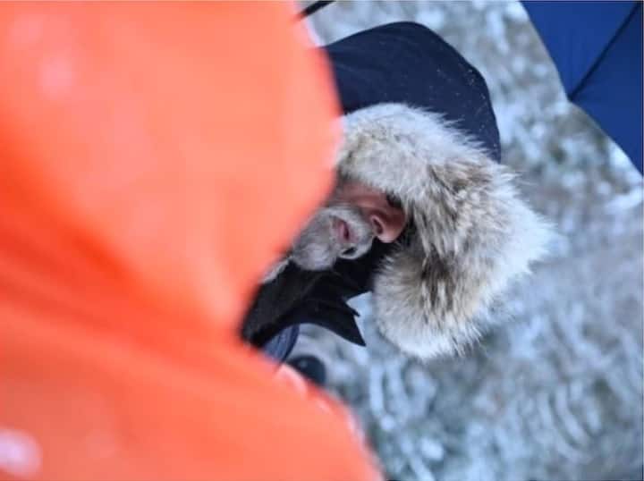 Twiiter Update The superstar amitabh was troubled by cold not by old age मायनस 3 डिग्री तापमानात हिमाचलमध्ये शुटिंग करतायेत बिग बी; ट्वीट करत सांगितला अनुभव