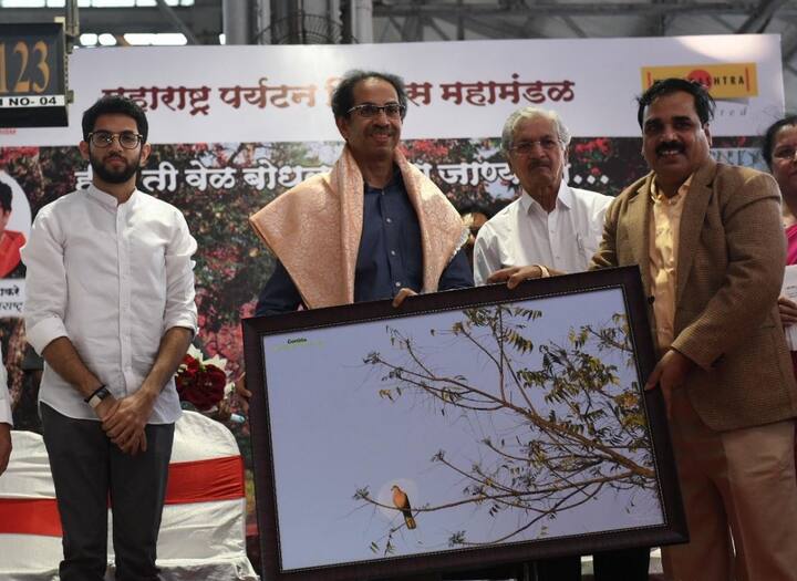  एमटीडीसीचे व्यवस्थापकीय संचालक अभिमन्यू काळे यांच्या संकल्पनेतून आणि राज्याच्या पर्यटन सचिव विनिता वेद - सिंगल, मध्य रेल्वेचे महाव्यवस्थापक संजीव मित्तल यांच्या मार्गदर्शनातून हा उपक्रम साकारला आहे.