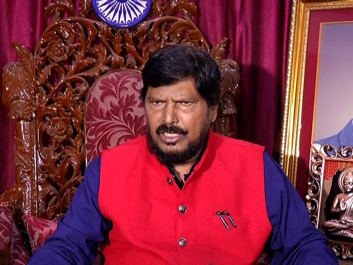 Ramdas Athawale says Maharashtra will witness political earthquake soon महाराष्ट्रात लवकरच मोठा राजकीय भूकंप होणार; रामदास आठवलेंचा दावा