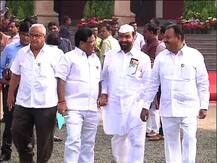 हिवाळी अधिवेशनात अजित पवार, धनंजय मुंडे, आदित्य ठाकरेंचा हटके लूक!