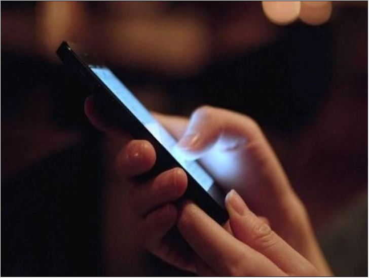 आता केवळ तीन दिवसात मोबाईल नंबर पोर्ट होणार, ट्रायचे नवे नियम लागू Mobile number will be ported in just three days, new rules of TRAI apply