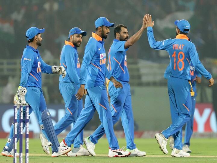 INDvsWI 2nd ODI india win against west indies INDvsWI 2nd ODI | टीम इंडियाकडून वेस्ट इंडीजचा धुव्वा, 107 धावांनी विजय मिळवत मालिकेत बरोबरी