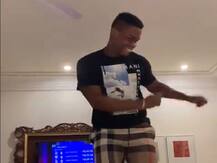 IPL 2020 : तब्बल 7.75 कोटींची बोली लागल्यामुळे शिमरॉन हेटमायरचा जोरदार डान्स