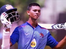 मुंबईचा उदयोन्मुख फलंदाज यशस्वी जैस्वाल करोडपती; किक्रेटसाठी अकराव्या वर्षी सोडलं होतं घर