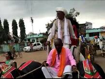 भंडारा जिल्ह्यातून 80 वर्षाचा शेतकरी झाला शेती सेवेतून निवृत्त, थेट शेतातून निघाली वाजत गाजत वरात