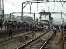 पॉवरब्लॉक संपला, 4 तासांच्या खोळंब्यानंतर डोंबिवलीतील गर्दी ओसरली